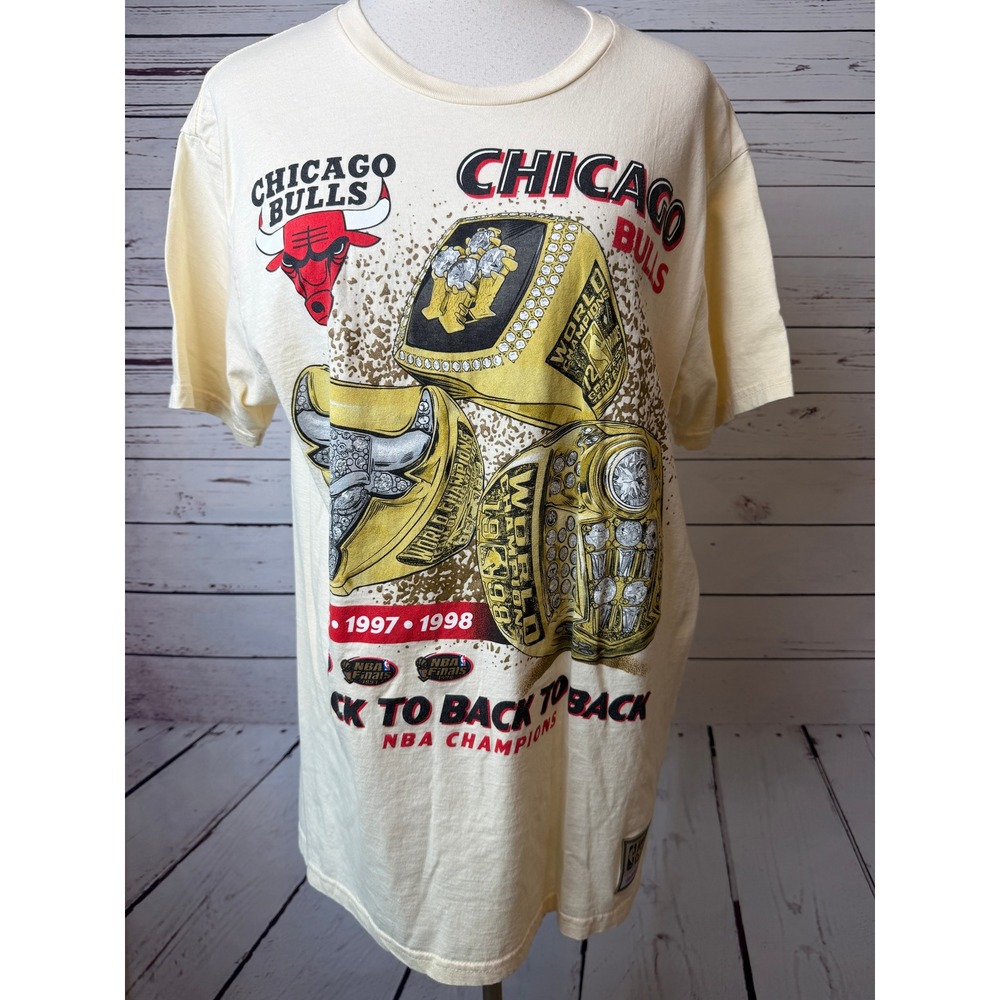 Mitchell & Ness T-Shirt Large Tee Shirt Chicago Bulls 1996-98 NBA Champions Mens